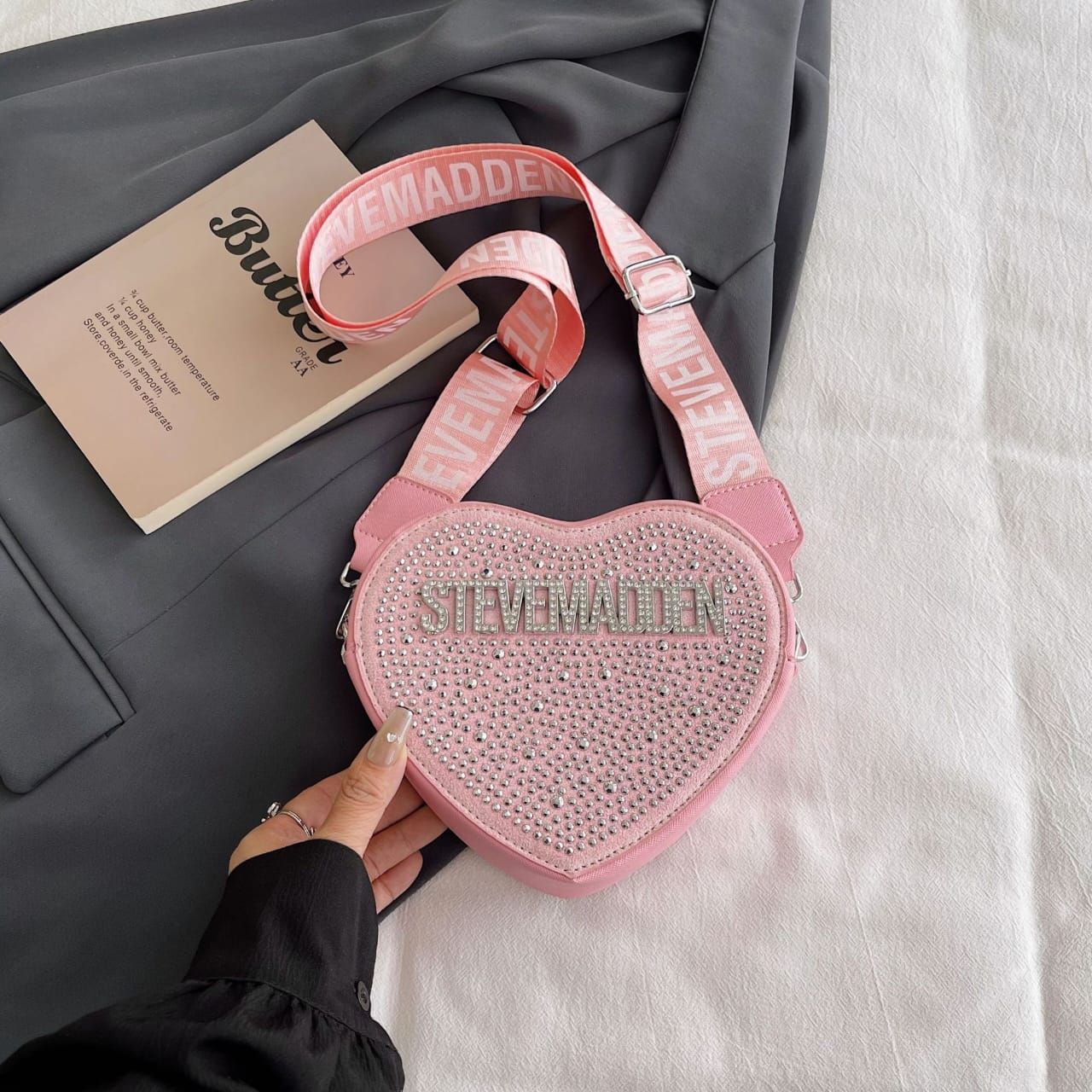 Steve Madden Heart-Shaped Crossbody Bag – Chic & Playful Accessory 💖👜_4