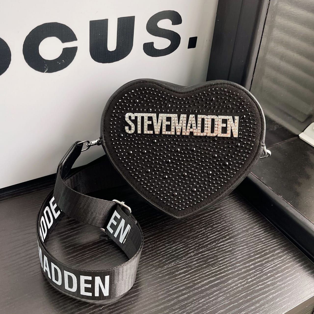 Steve Madden Heart-Shaped Crossbody Bag – Chic & Playful Accessory 💖👜_7