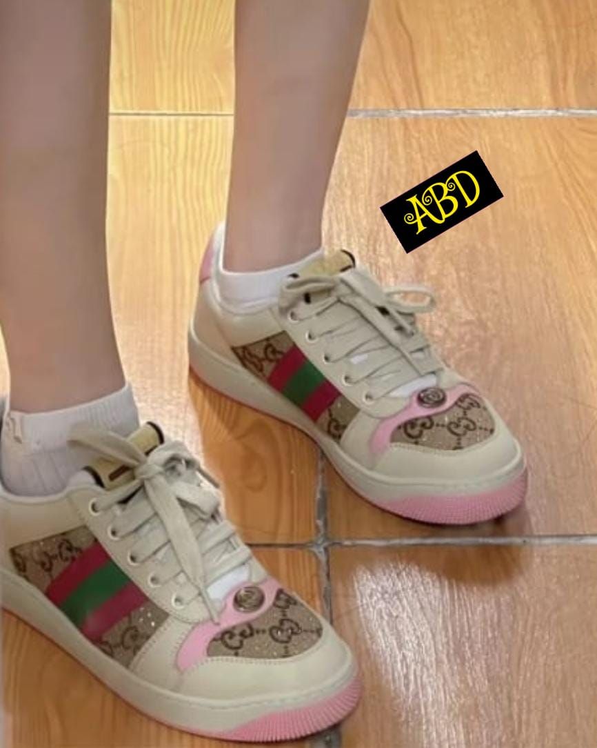 Gucci Adult Sneakers – Iconic Style Meets Everyday Comfort 👟✨_2