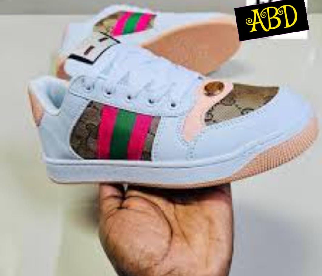 Gucci Adult Sneakers – Iconic Style Meets Everyday Comfort 👟✨_4