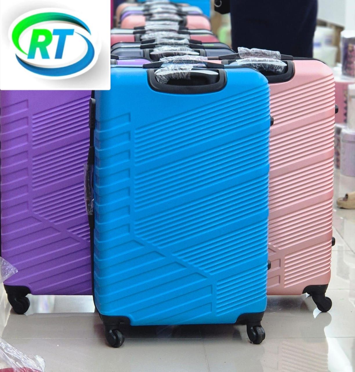 Hard Shell Travel Luggage – Built for Every Journey 🧳✈️_1