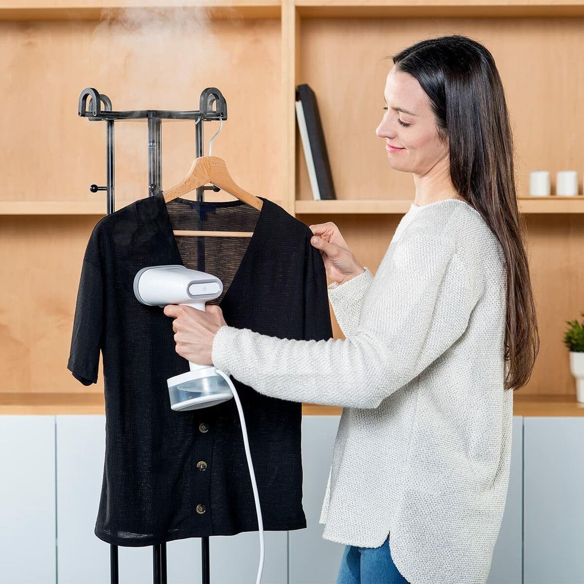 GARMENT STEAMER -BLACK AND DECKER - BXGS1600E_1