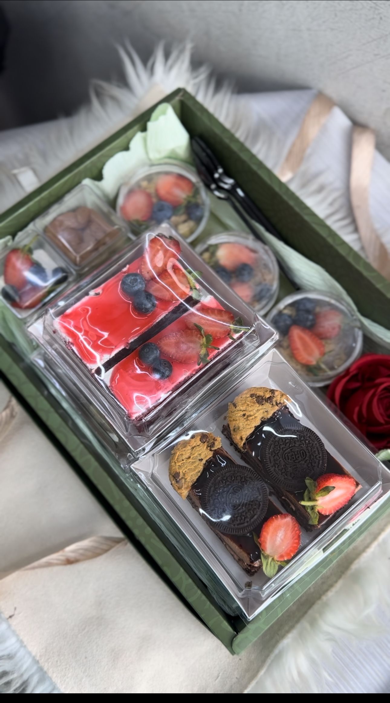 The Sweet tooth Box… For Luxury Dessert Lovers _0
