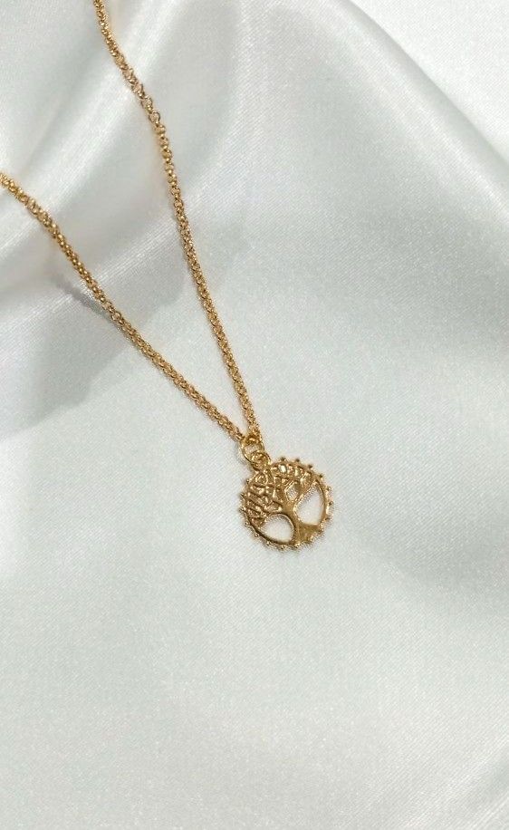 Pendant necklaces by The Charm Lab_6