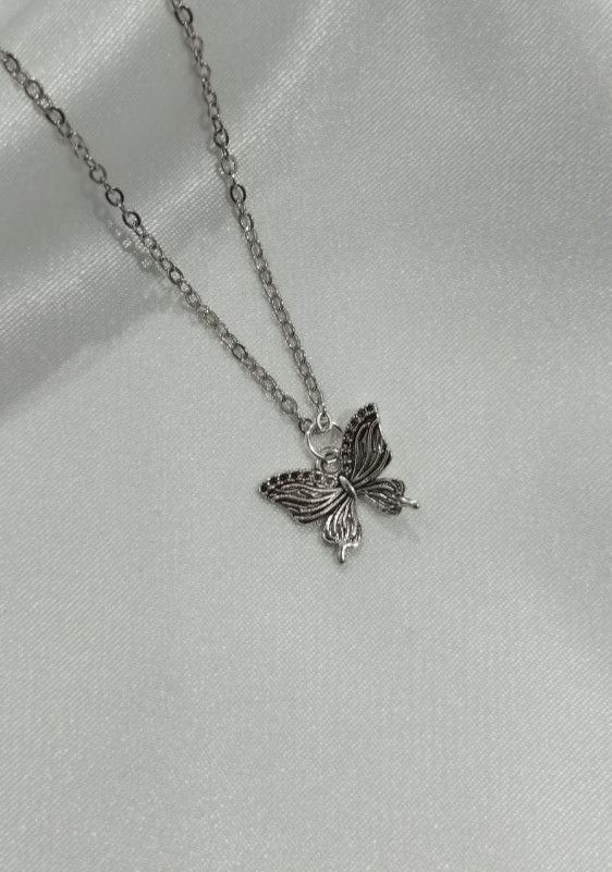 Pendant necklaces by The Charm Lab_2