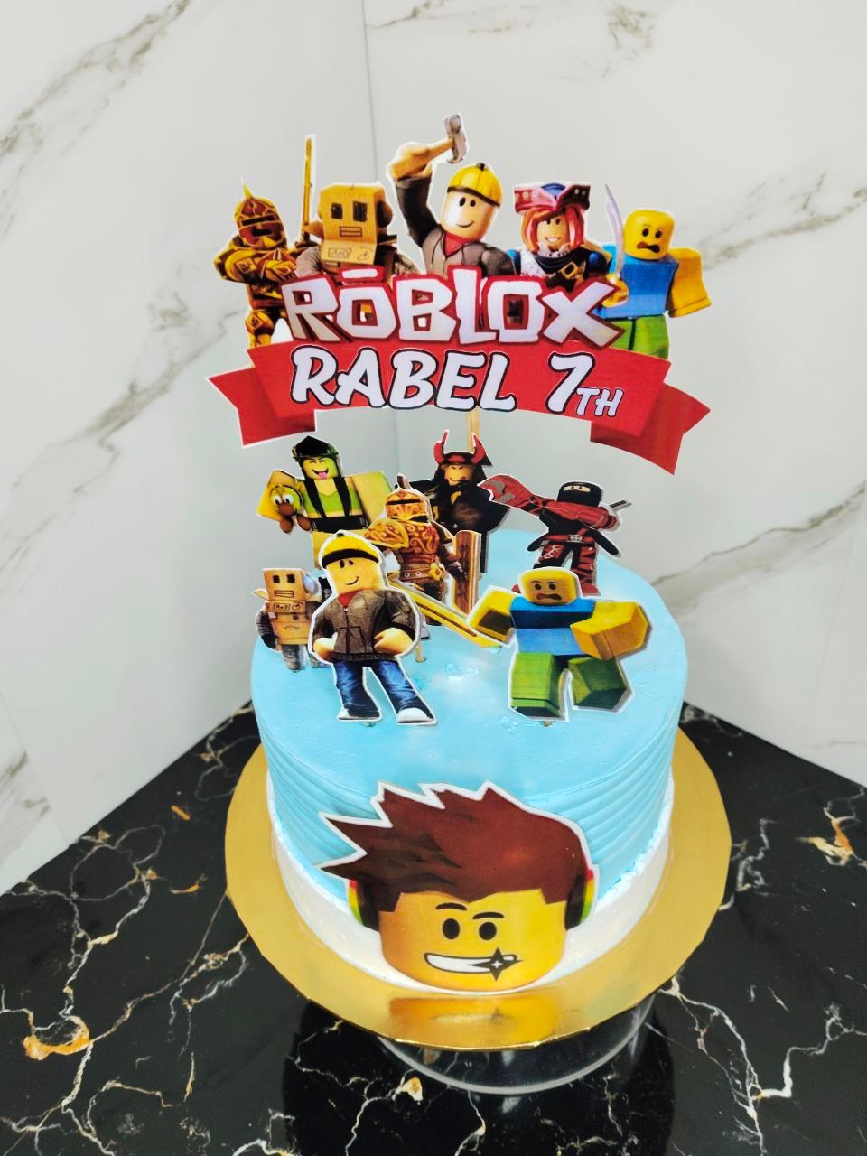 Birthday Cake With Cartoonic Topper_0