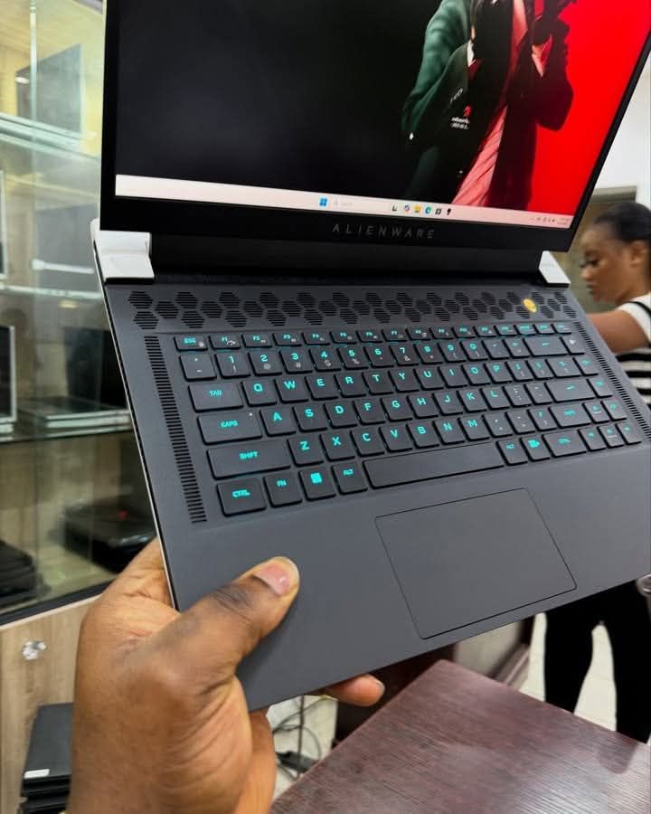 Alienware👽 x15 R2 Gaming ordinateur (Copy)_1