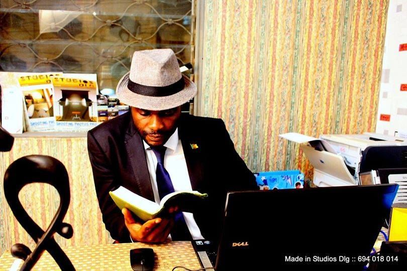 Recevez un chapeau gravé du titre de la série dès le 1er jour de tournageRecevez un chapeau gravé du titre de la série dès le 1er jour de tournage_0