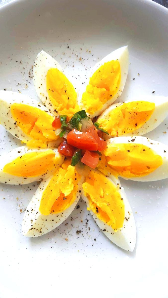 boiled eggs with salad_0