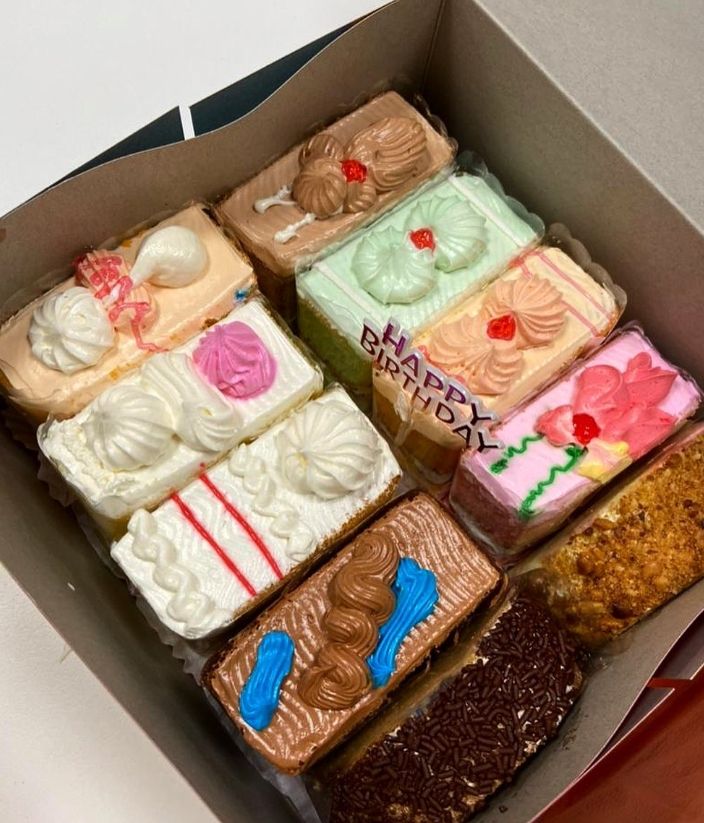 Assorted Traditional Slice Cake_0