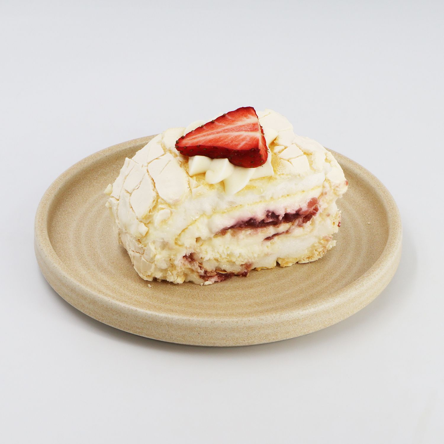 Meringue Cake with Strawberries 100g_1