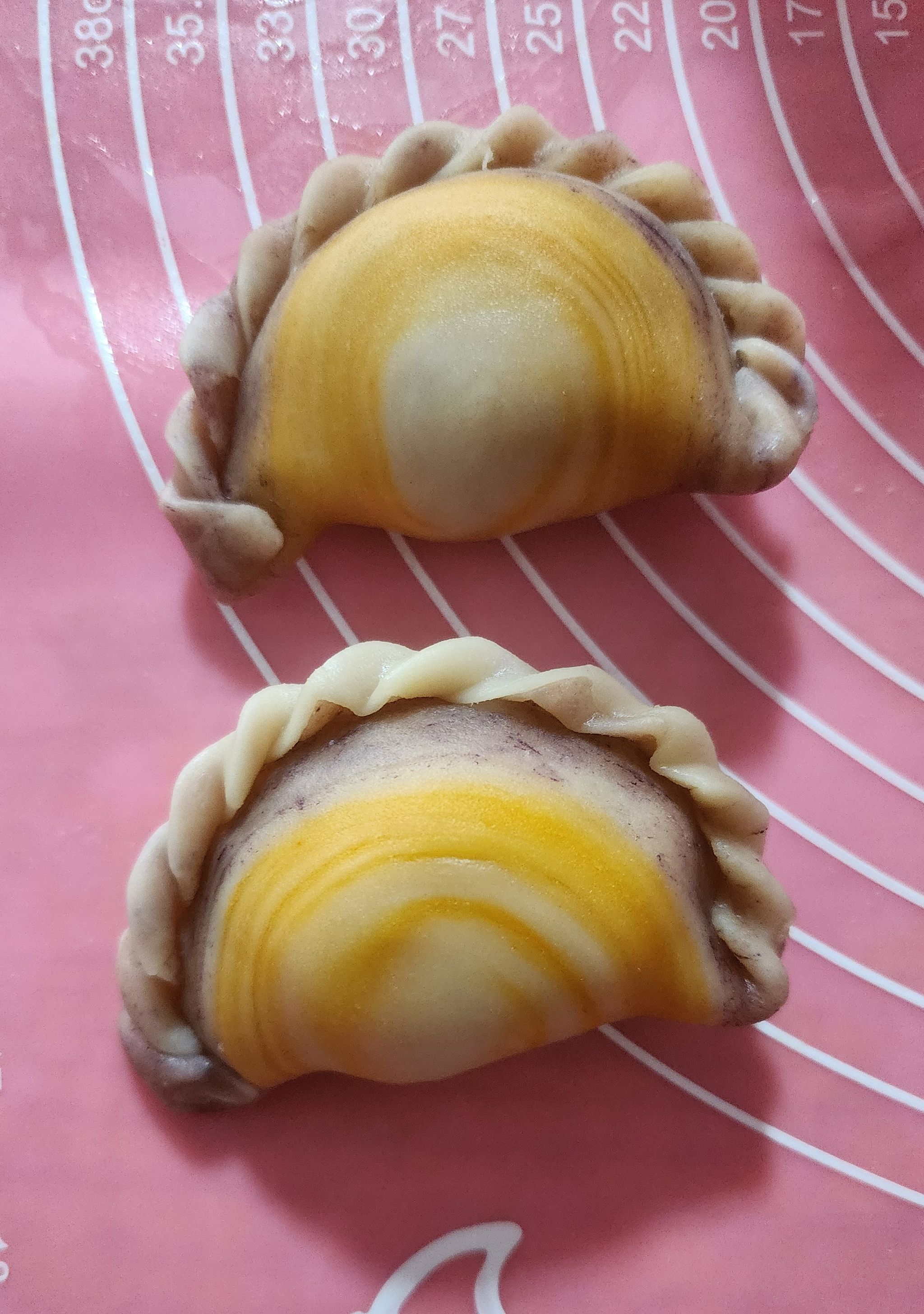 Taro pumpkin with Mochi puffs! 65 to 70g each! 5 pcs $10, 10 pcs $18_2