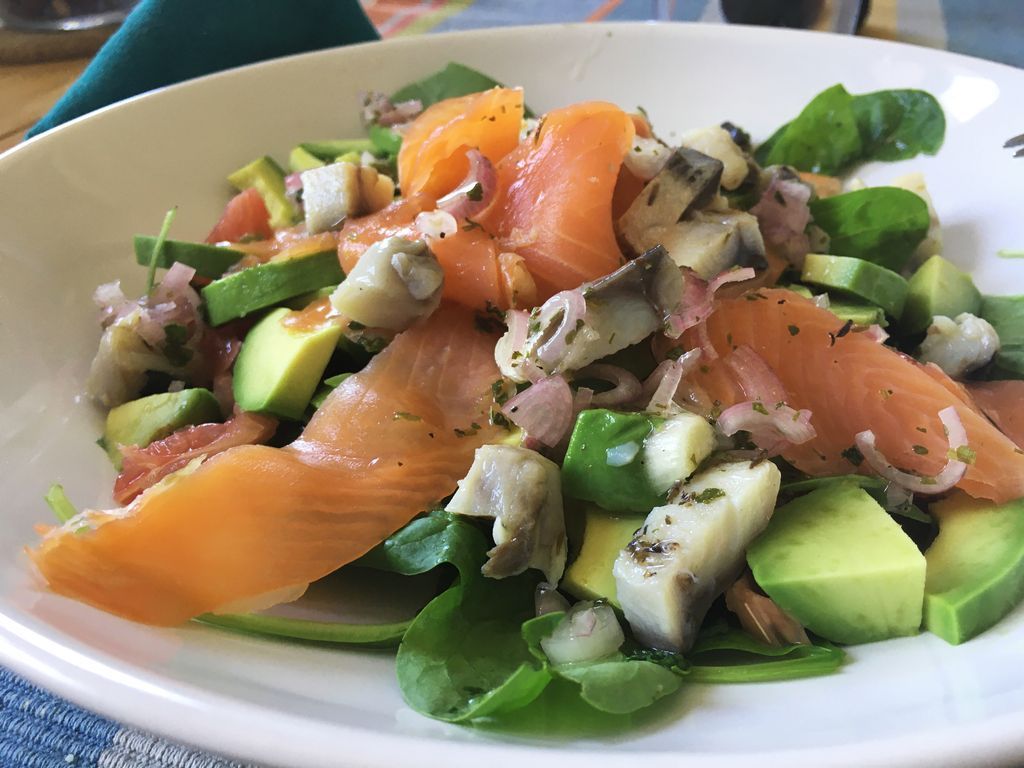 Salade d'avocat au poisson - BAR RESTAU CHEZ DAGAN_0