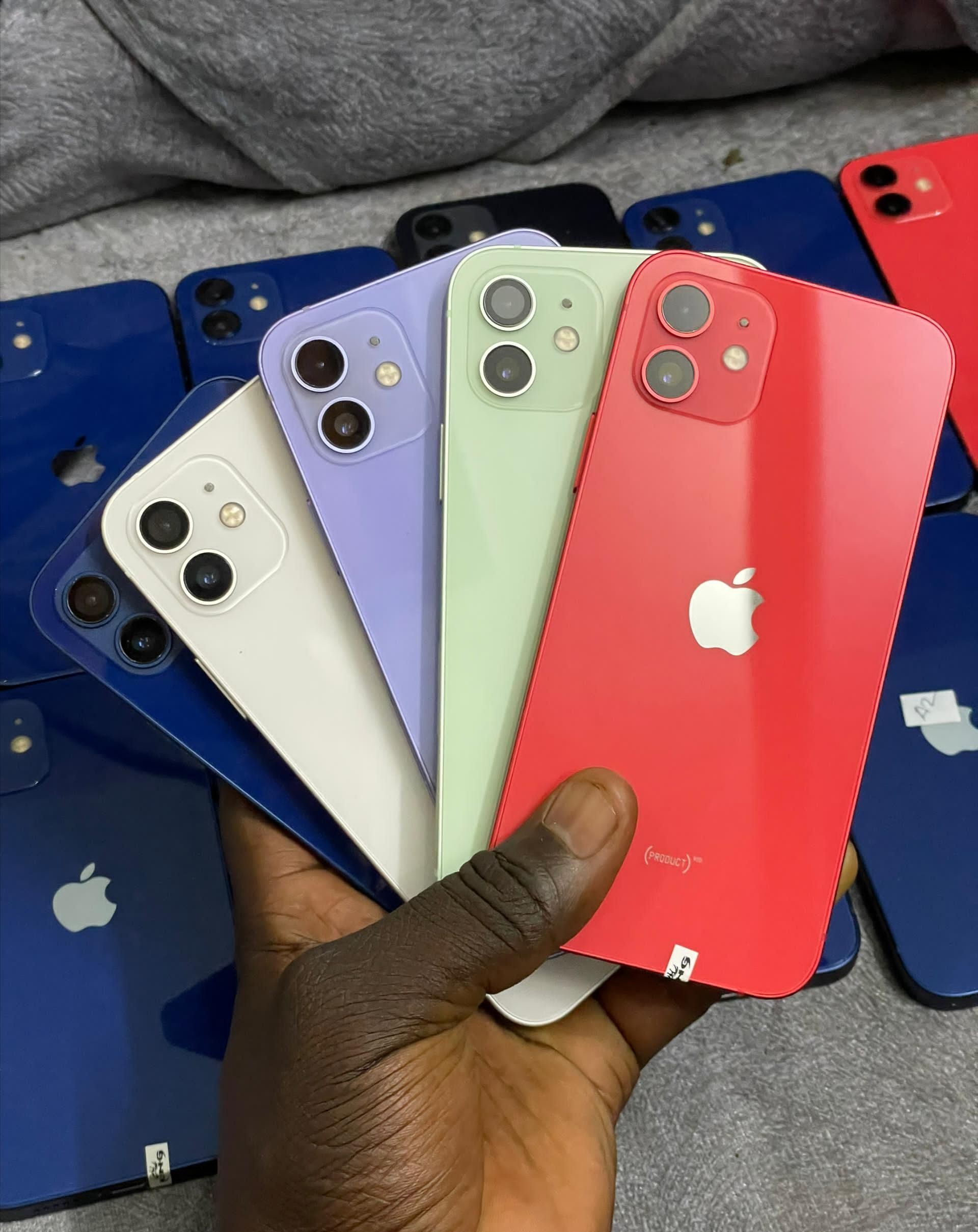 iPhone 12 64 Go (venant presque neuf - Garantie 3 mois sauf écran)_3