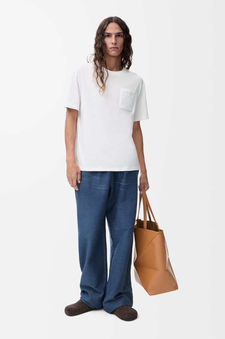 T shirt Loewe pocket logo - unisex_5