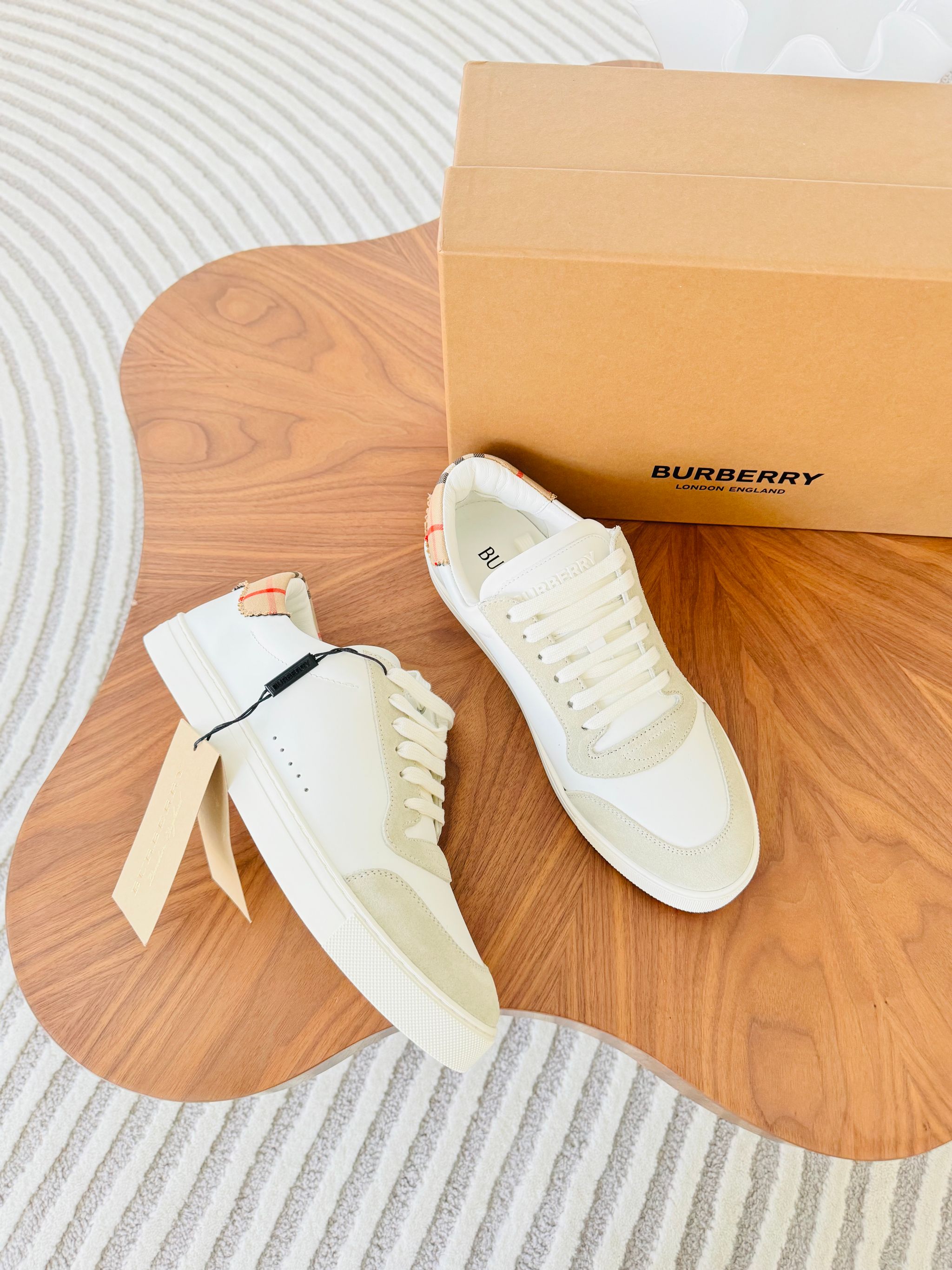Sapatilhas Burberry clássicas _3