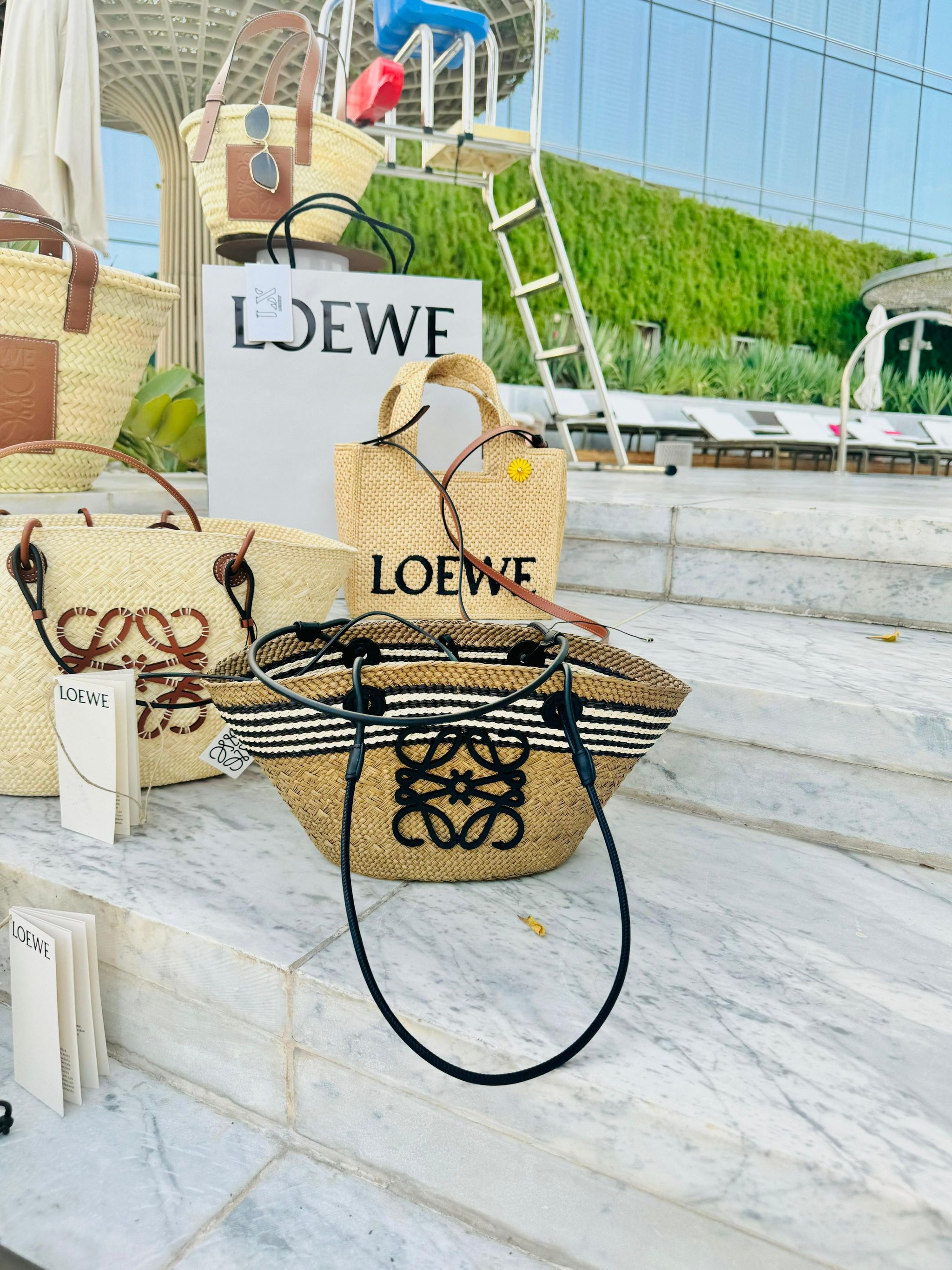 Limited edition - Loewe small anagram green raffia bag  _4