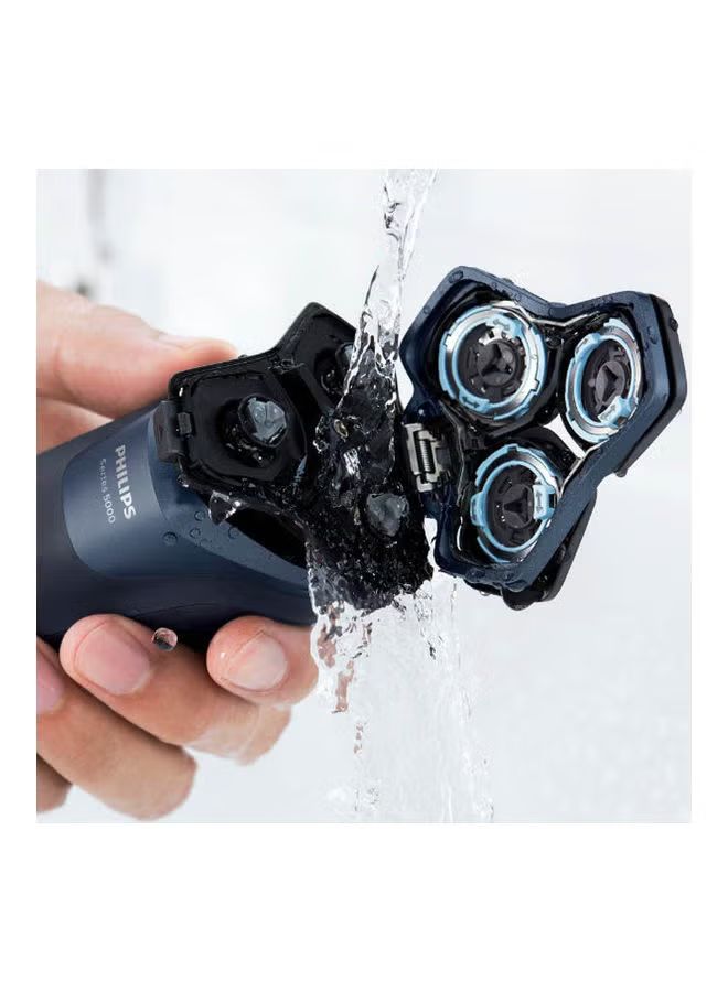 Shaver series 5000 Wet and Dry electric shaver S5585/10_1
