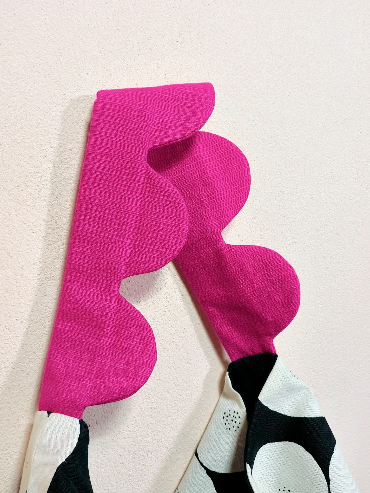 Reversible hobo bag - Black & white polka dot with pink strap_5