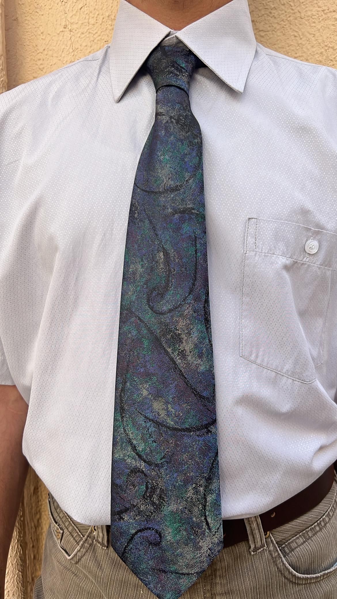Subtle Paisley Textured Tie_1