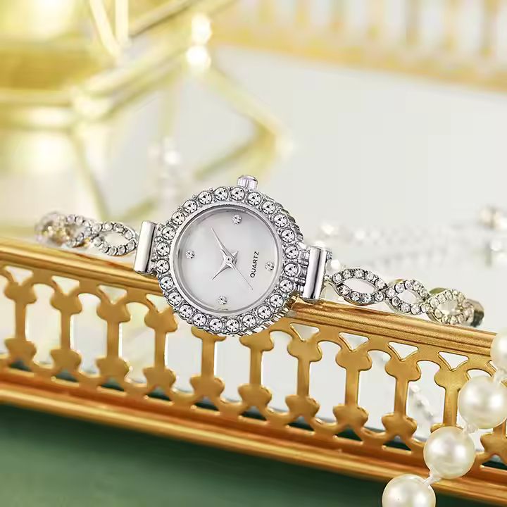 Cute & Fashionable Ladies' Bracelet Watch _2