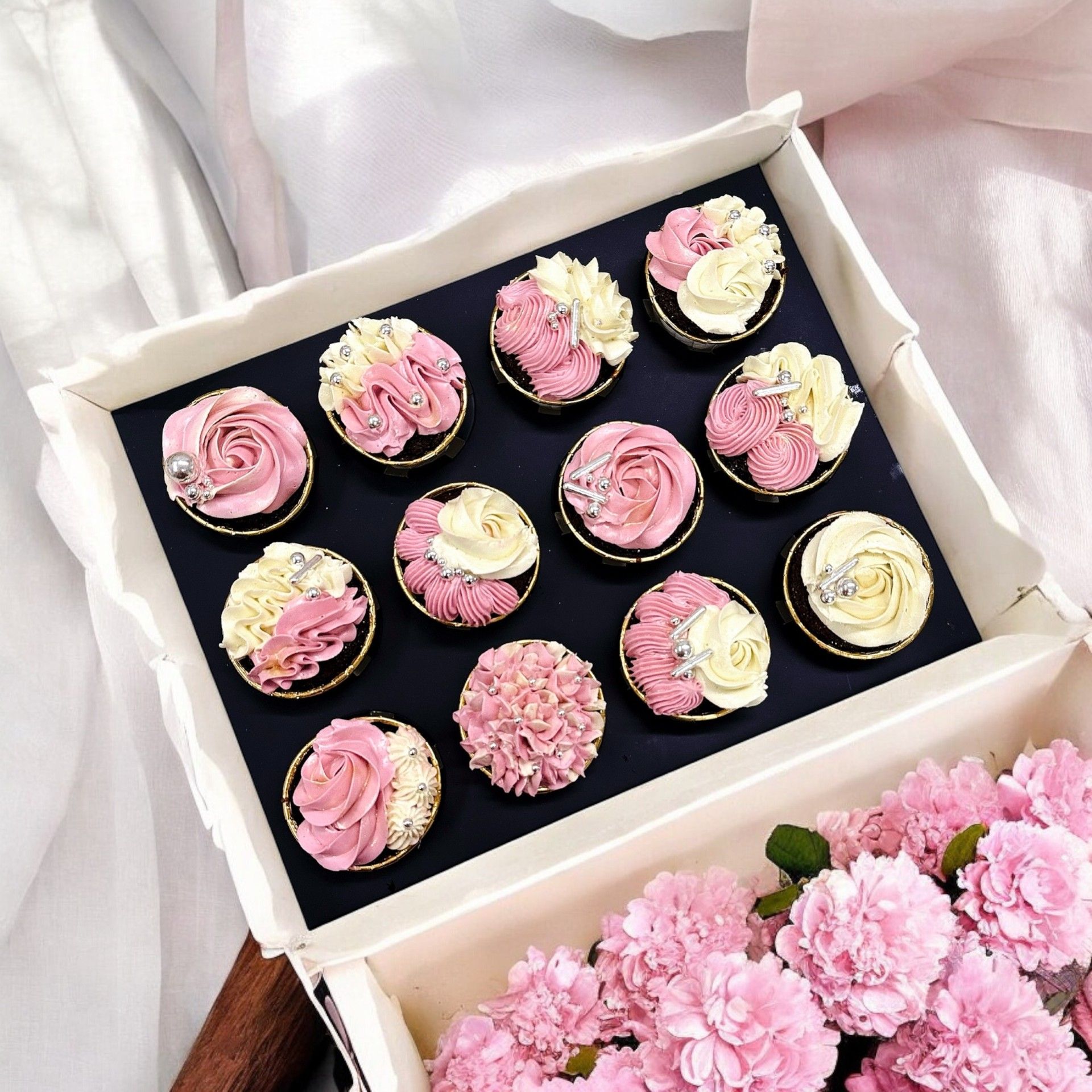 Celebratory Custom Cupcakes_1