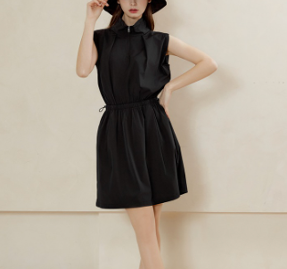 Duvik - Half Zip-up Pintuck Banding One Piece_2