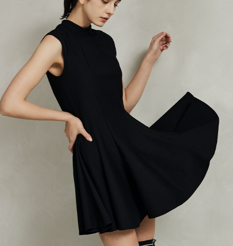 Duvik - Flare cut line one piece_0