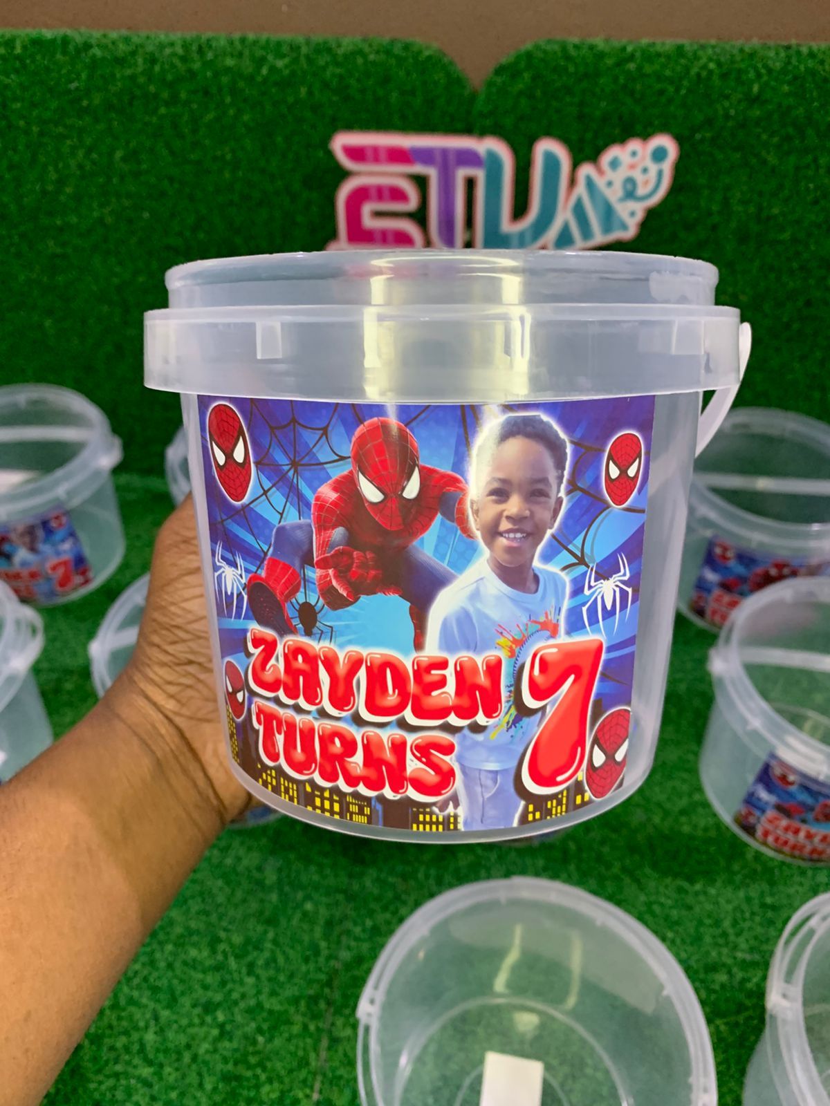  CLEAR ROUND PARTY BUCKETS (EMPTY)  _0
