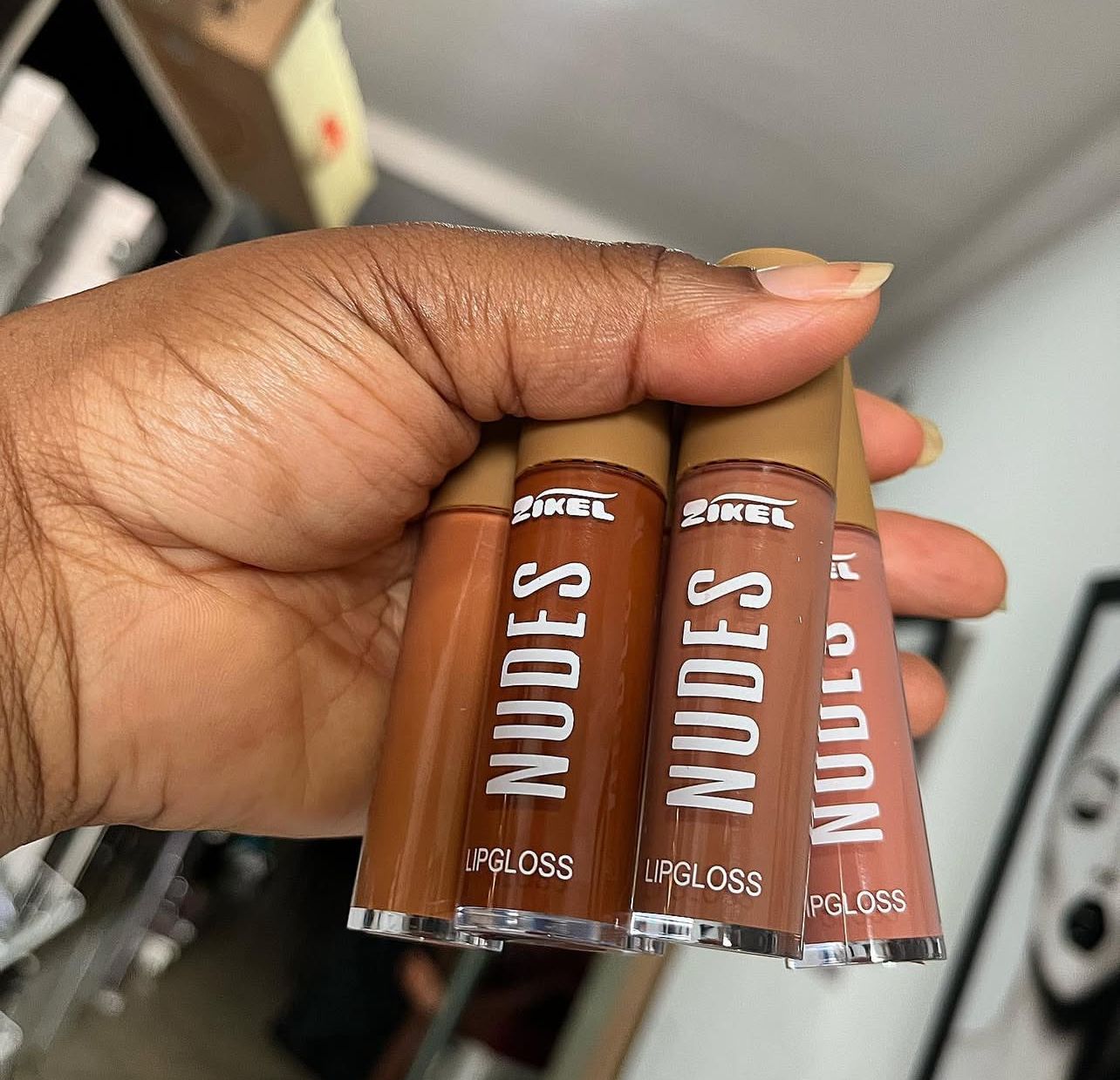Gloss Zikel_0