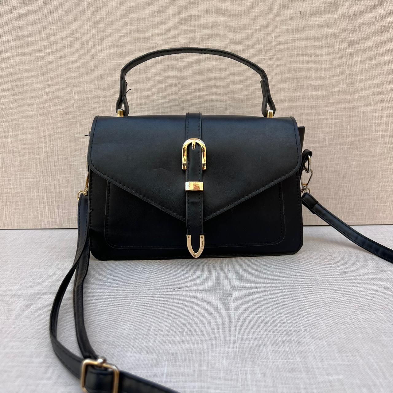 Black Flap Shoulder Bag_0