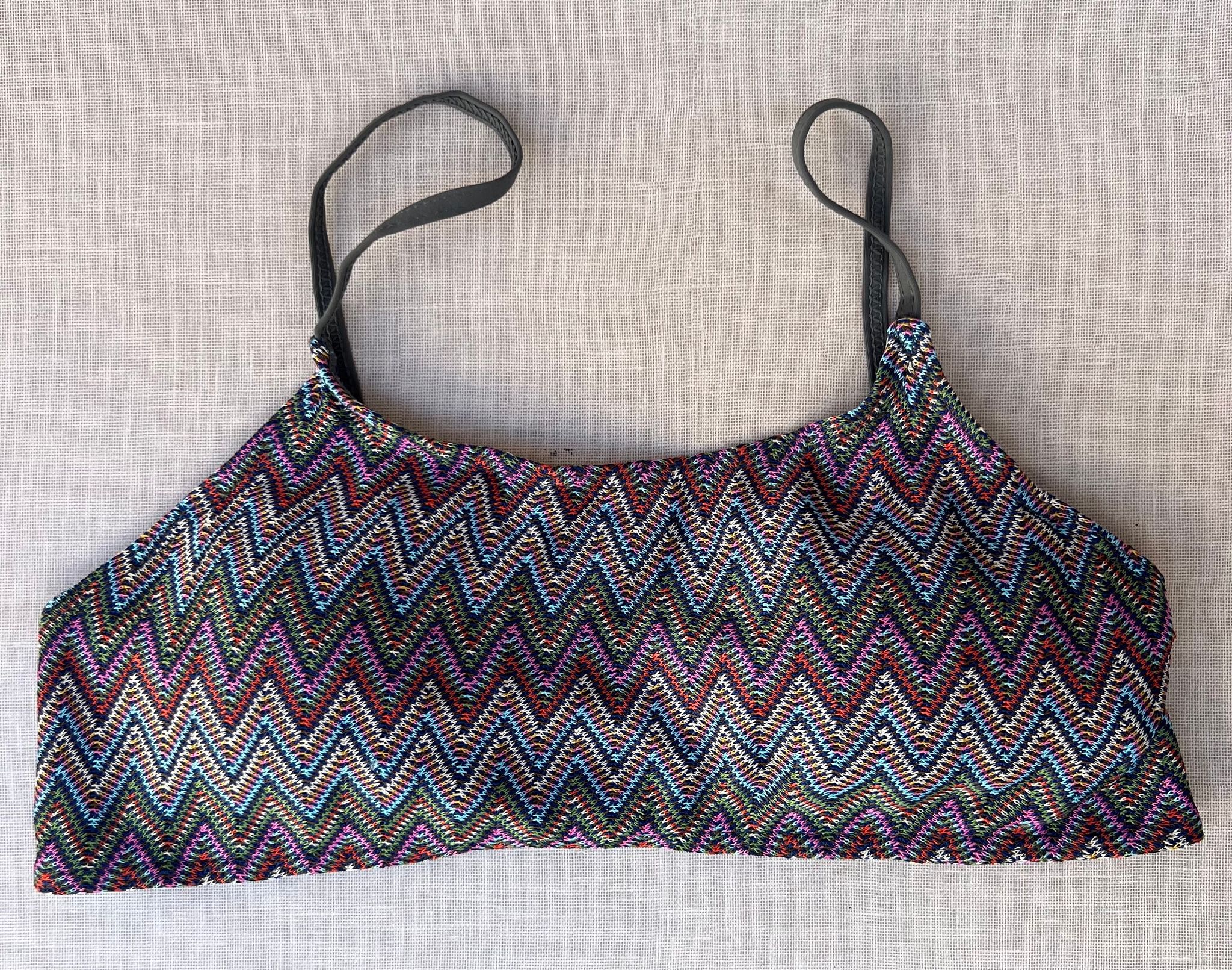  Multicolor Zig-Zag Patterned Bikini Top_0