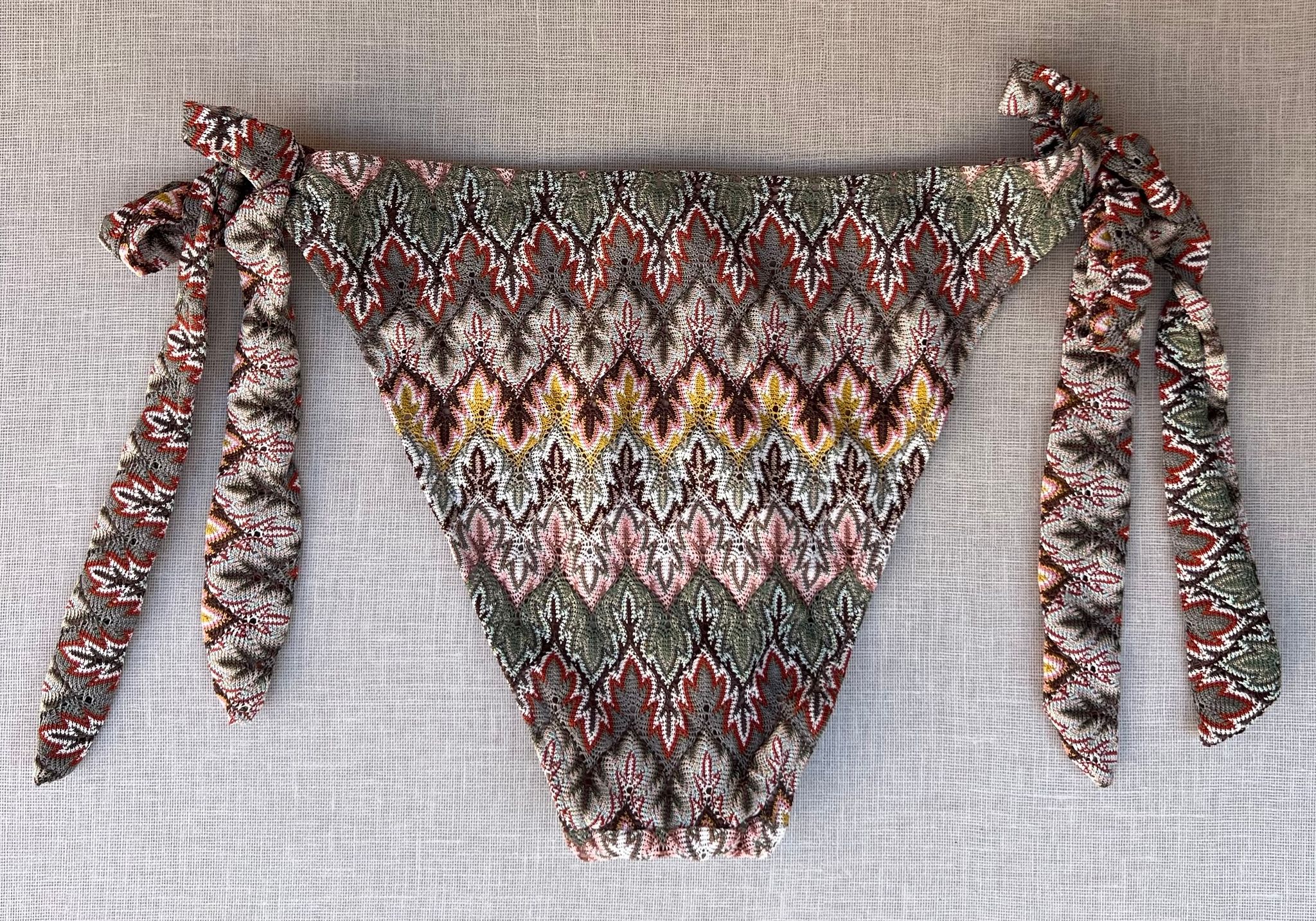 Multicolor Leaf Pattern Knit Tie-Side Bikini Bottoms_2