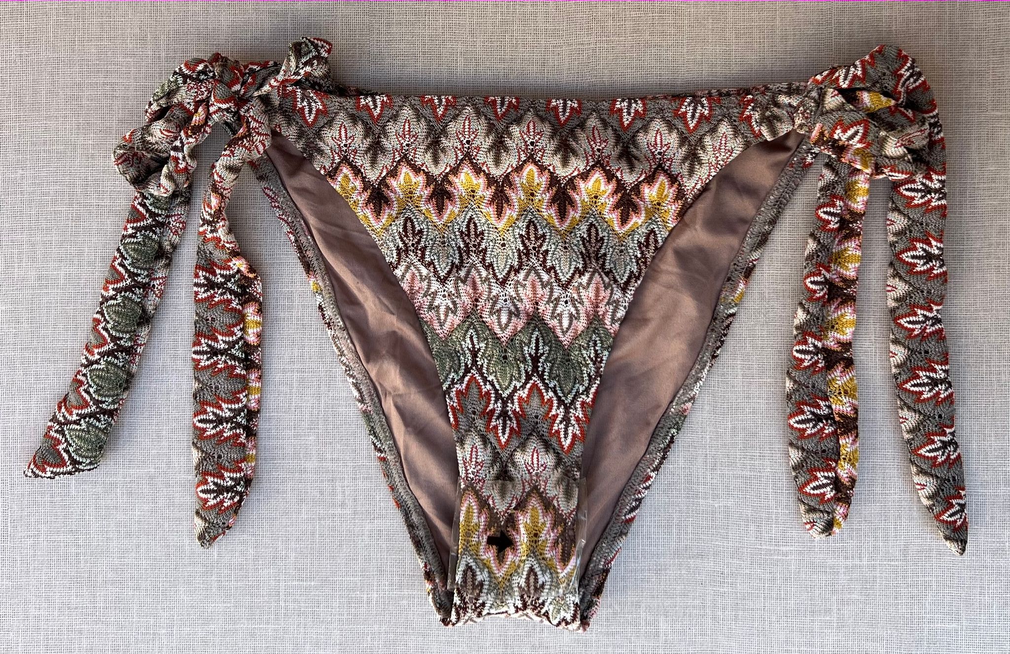 Multicolor Leaf Pattern Knit Tie-Side Bikini Bottoms_0