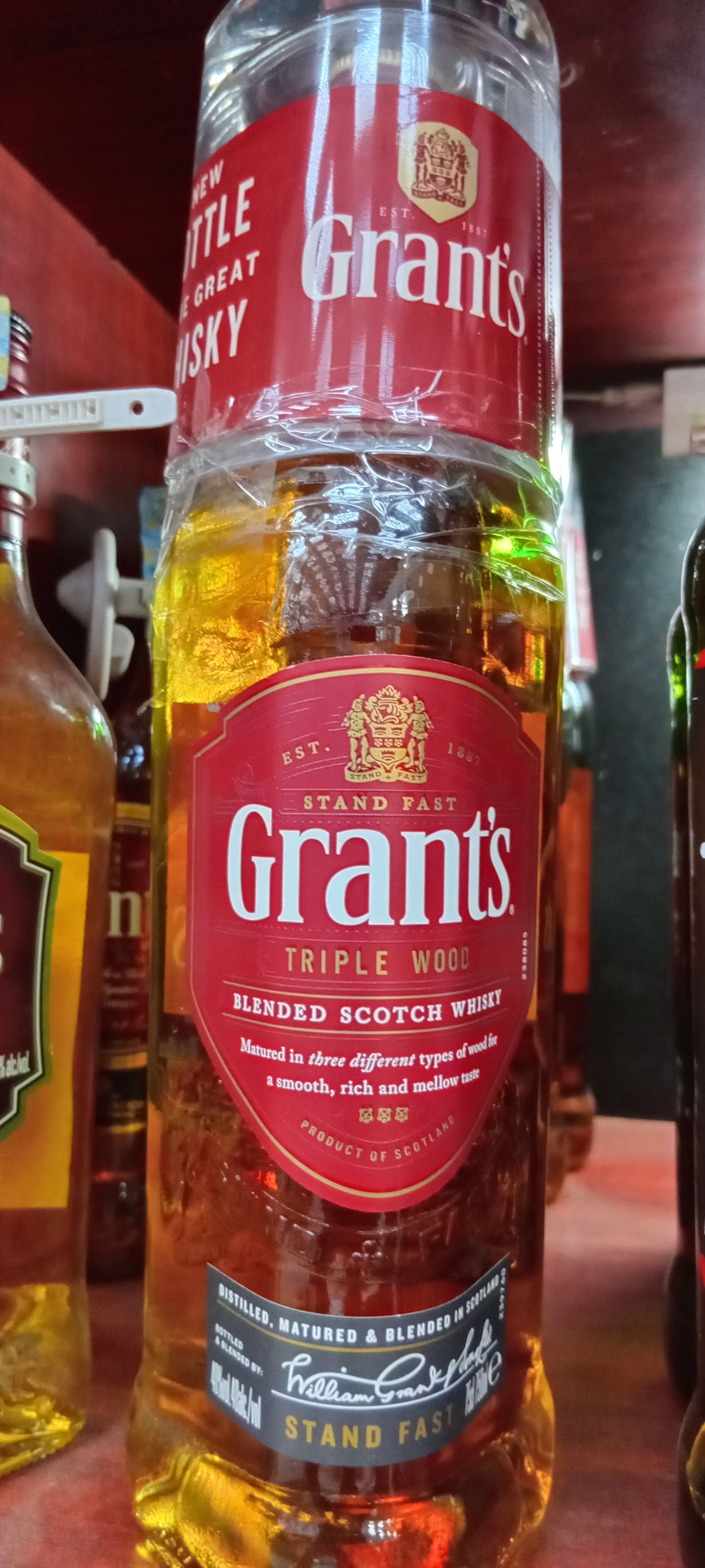 Grants B. Whisky With Glass 750ml_0
