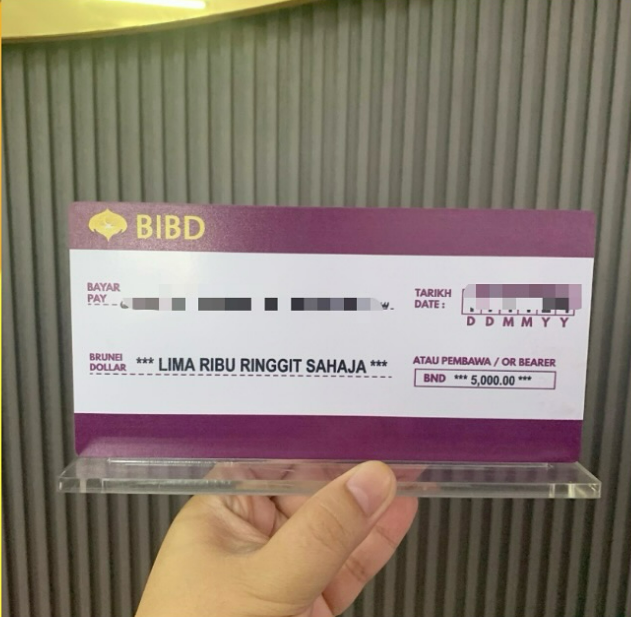 Acrylic Mock-up Cheque_1