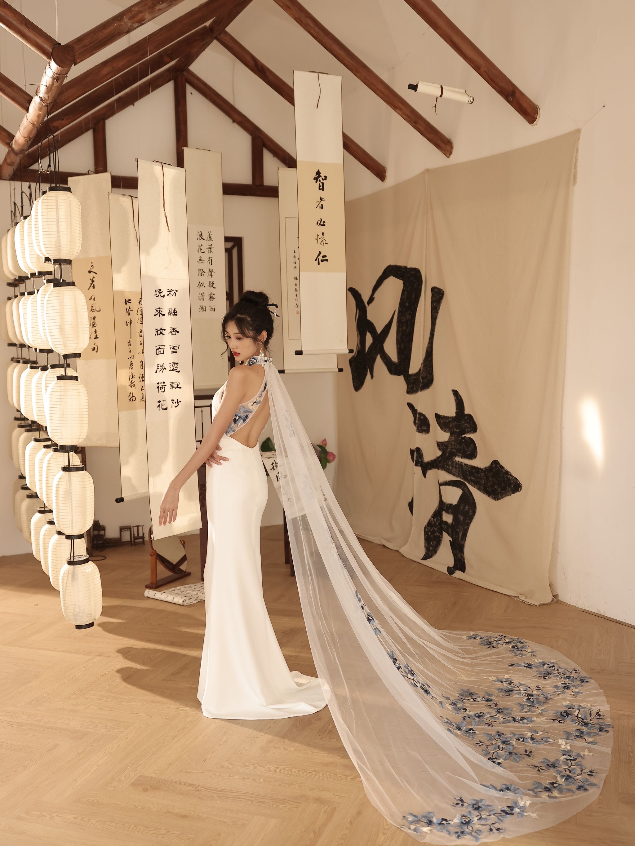The Porcelain in Satin with Cape #2_6