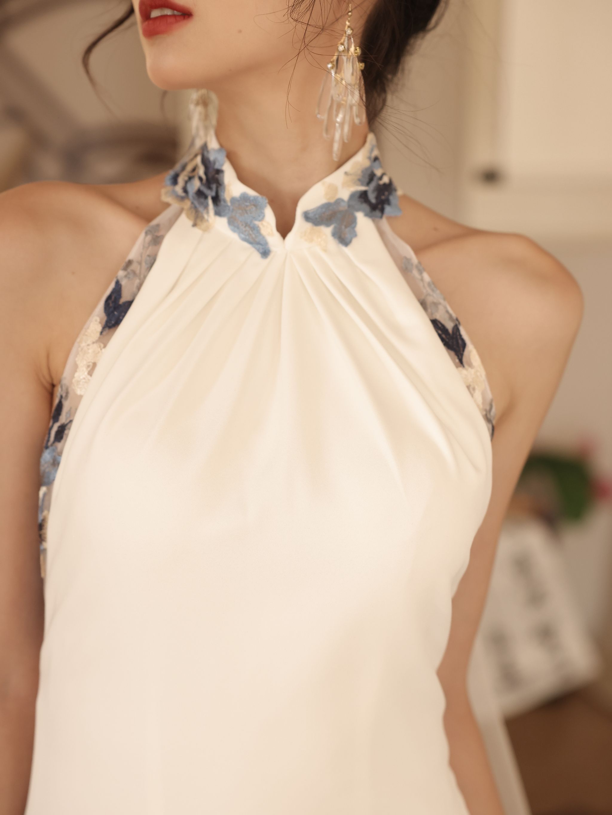 The Porcelain in Satin with Cape #2_2