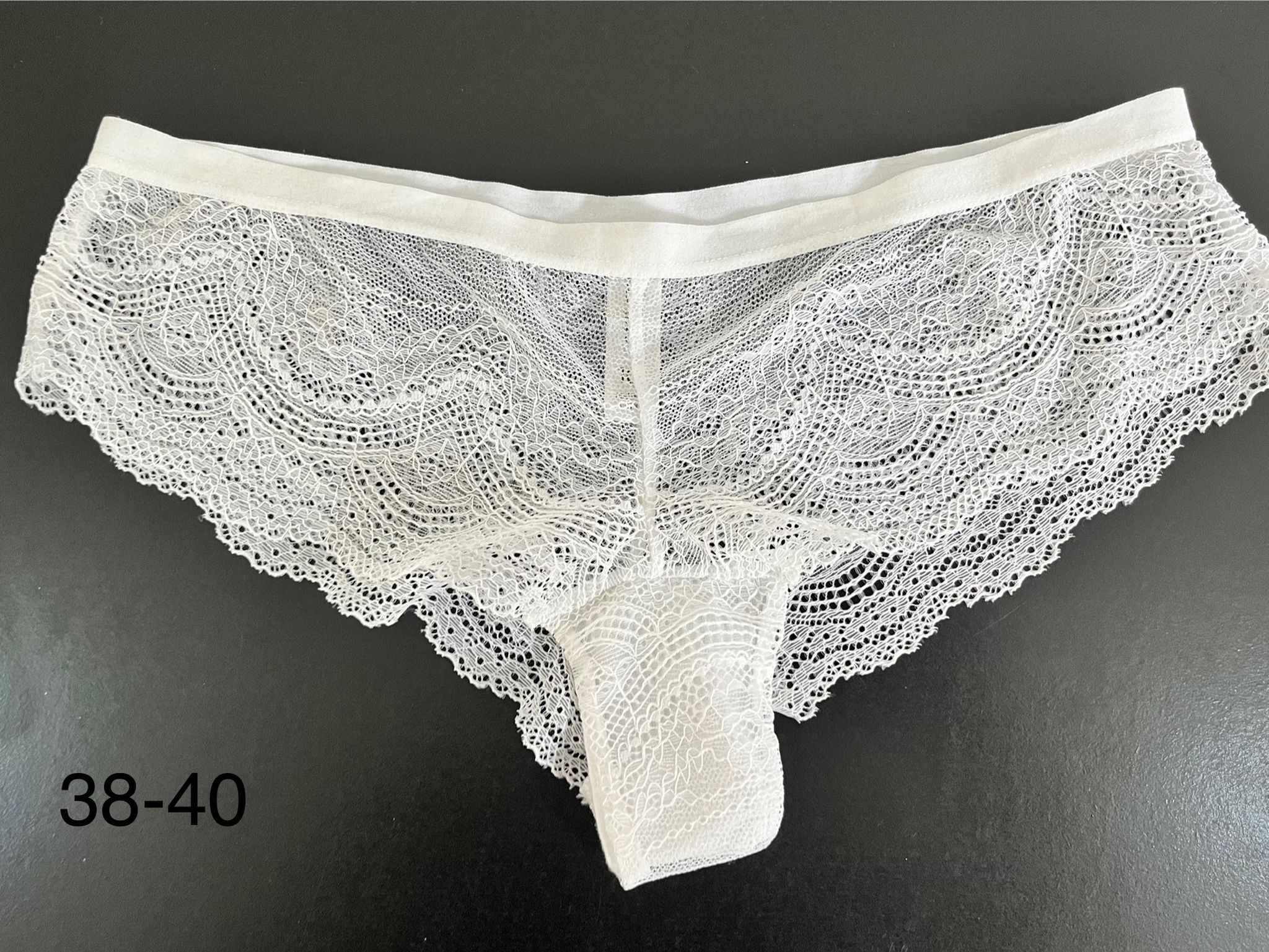 Culotte coquine en dentelle FREDERICK Taille 38/40_0