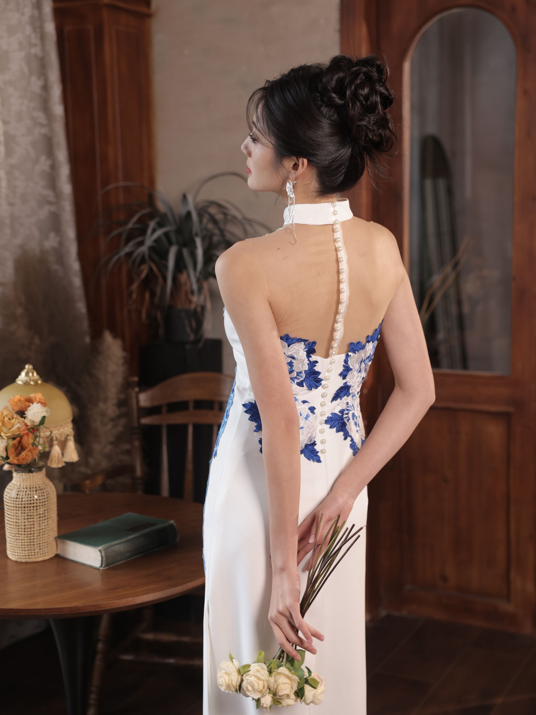 Folklore Cheongsam in Ivory with Peacock _5