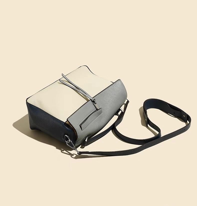 [PREORDER] 80929 - Messenger Bag in Calf Leather_7