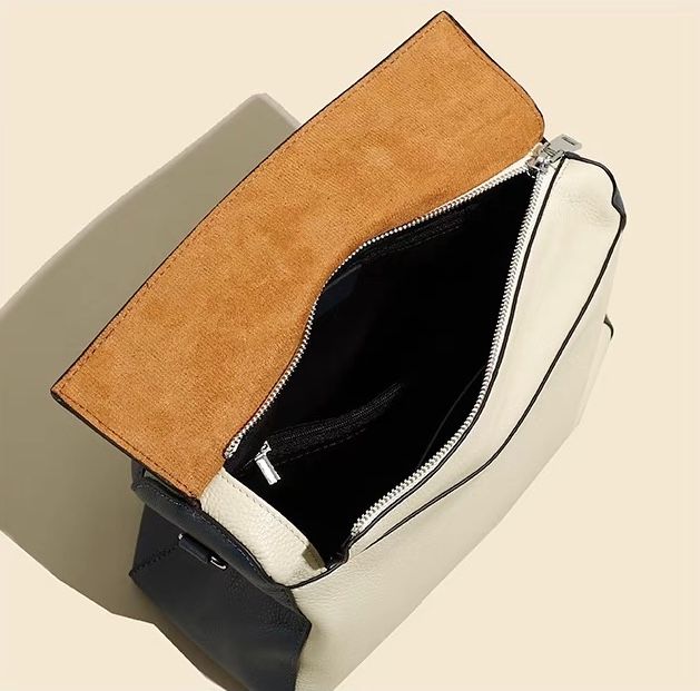 [PREORDER] 80929 - Messenger Bag in Calf Leather_11