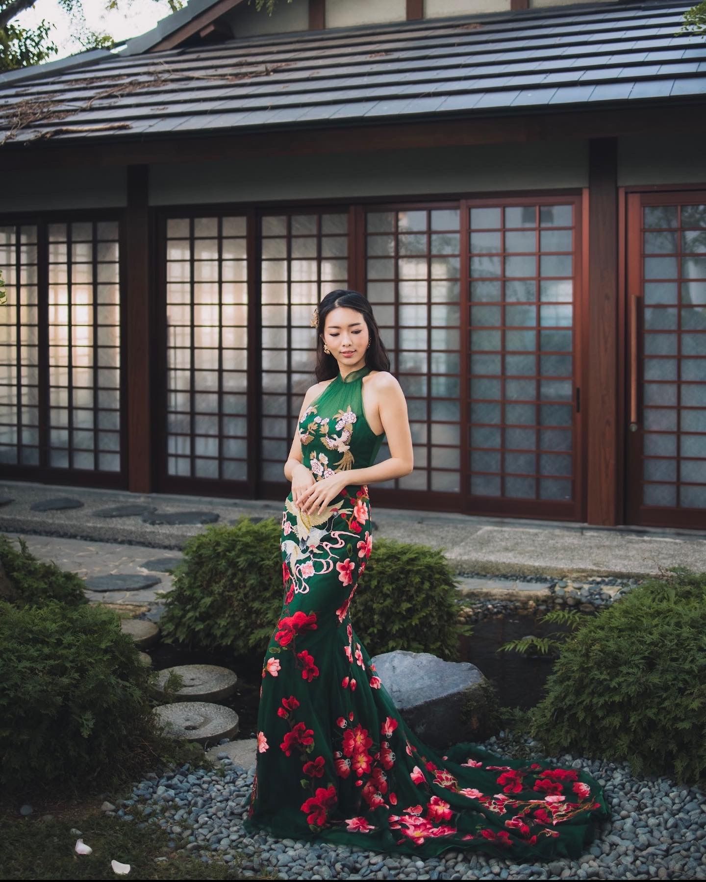 Folklore Cheongsam in Emerald _2