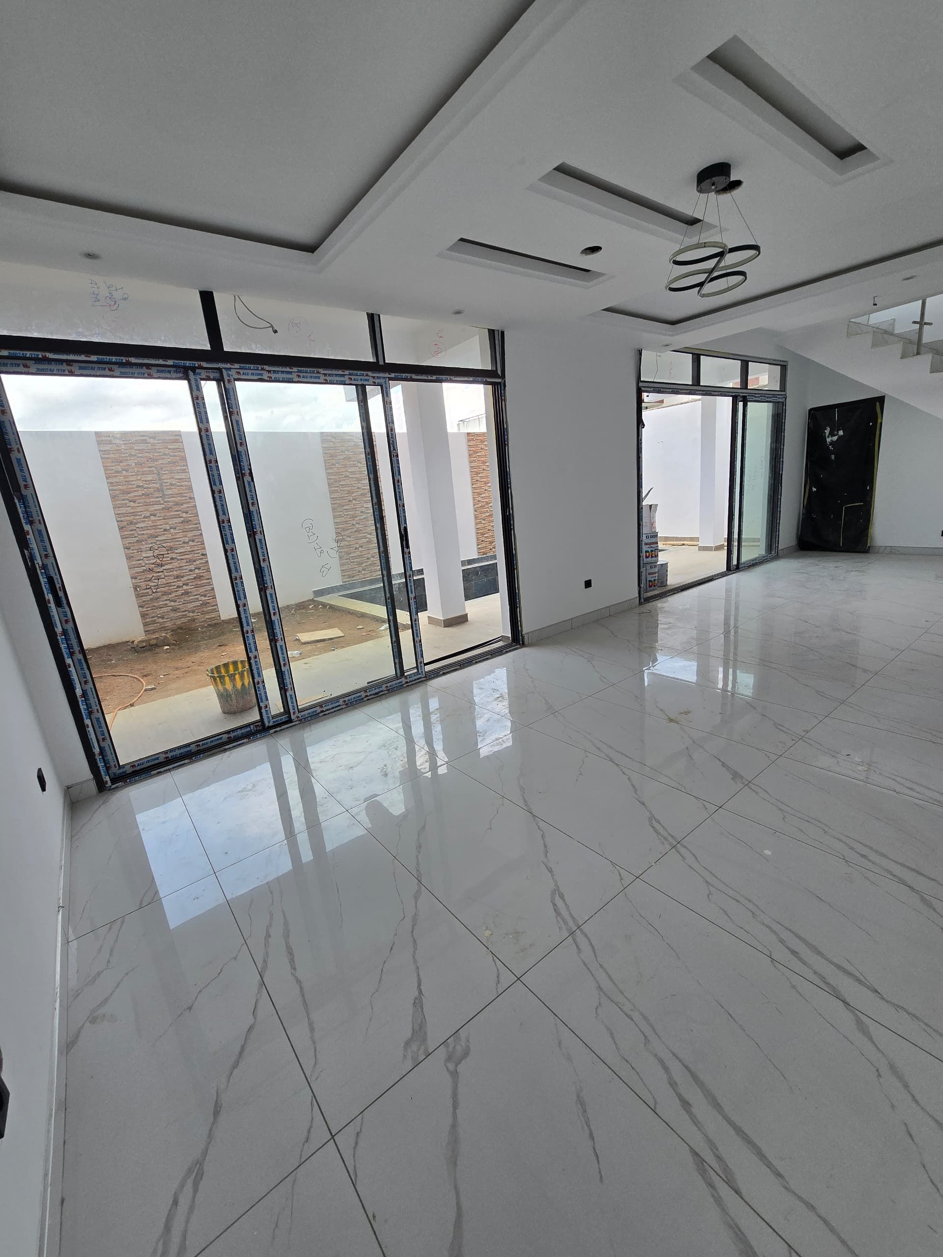 Duplex de 6 pièces | Riviera_M'badon |  | 2.000.000CFA | + de détails en description_5