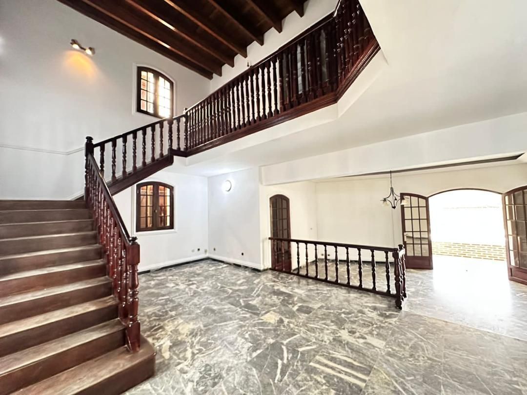 2 plateaux _Vallons | Villa Triplex de 12 pièces | 450 millions CFA | + de détails en description  _2