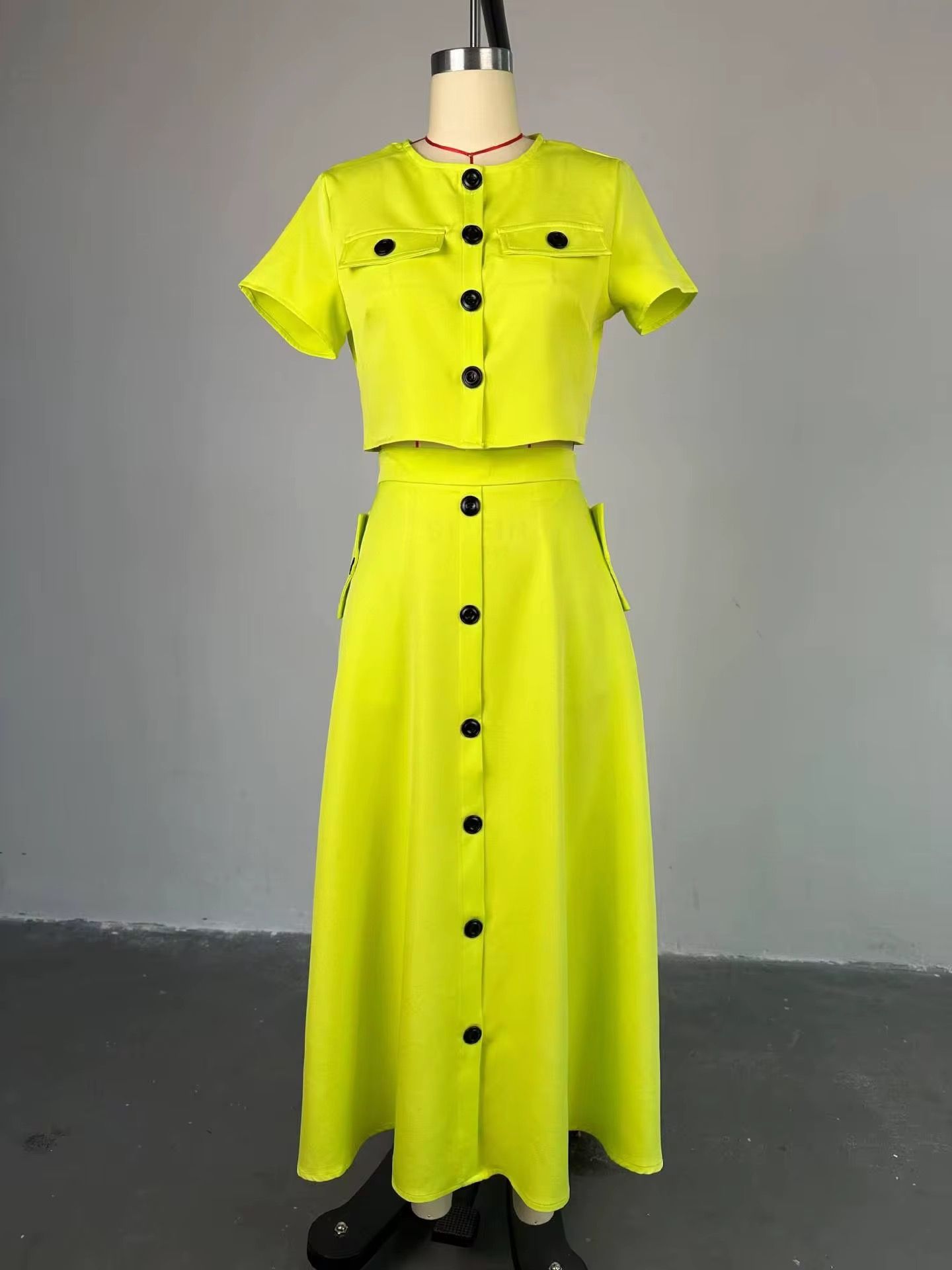 Hk7536 Latest Design Summer Outfits for Women O-neck Short Sleeve Top and High Waist Breasted Skirt Two Piece Set Women Clothing_3