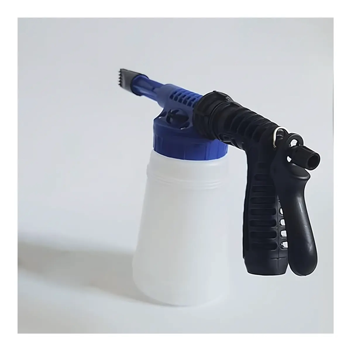 PISTOLA CON ENVASE PARA JABON CARWASH ROCKET_1