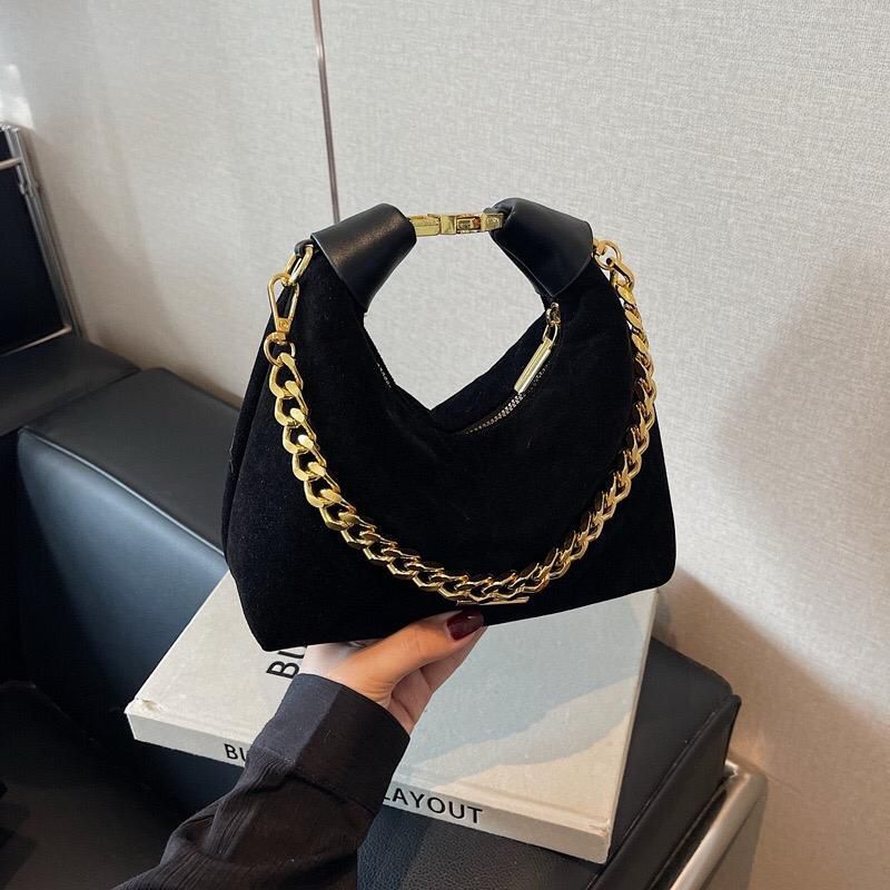 Velvet material shoulder bag._0
