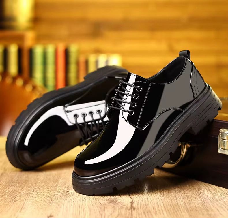 Men's Formal Business Casual British Leather Dress Shoes Comfortable Flat Light with Thick-Soled Patent Leather Autumn Features_1