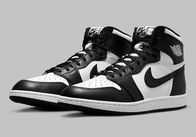 Air Jordan 1 Mid  Black and White_1